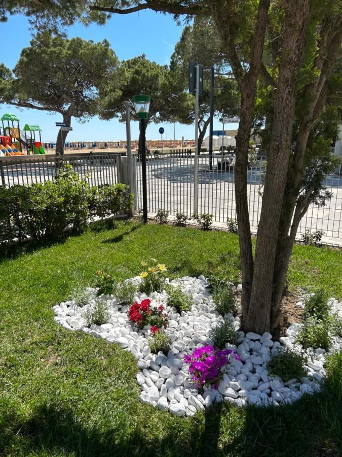 Hotel Villa Franca Lignano Sabbiadoro Extérieur photo