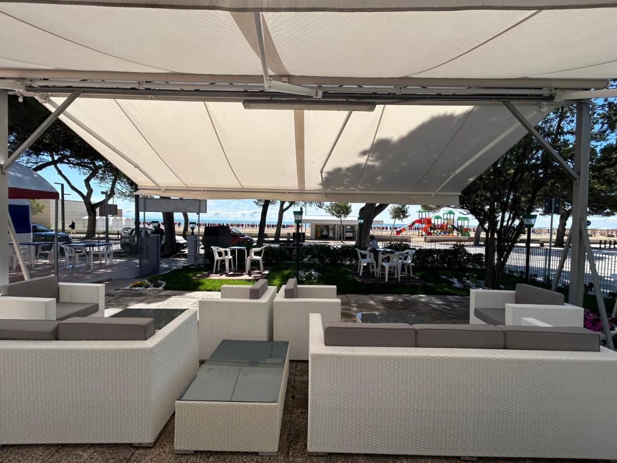 Hotel Villa Franca Lignano Sabbiadoro Extérieur photo
