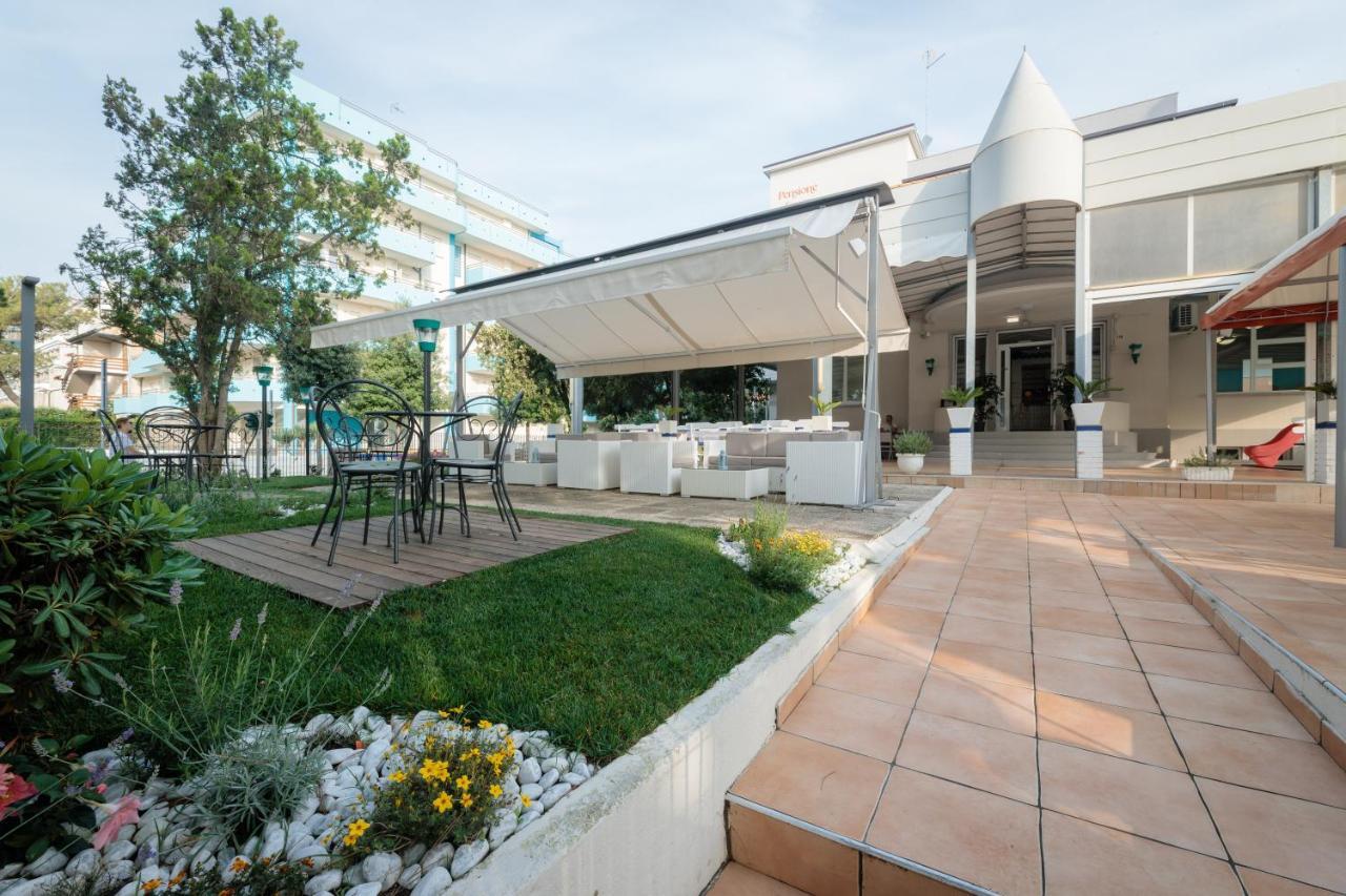 Hotel Villa Franca Lignano Sabbiadoro Extérieur photo
